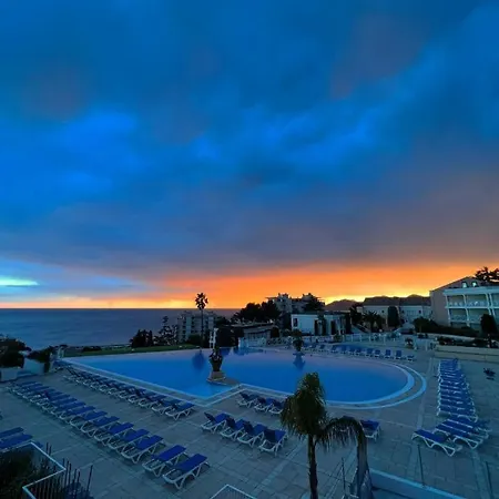 Paradise - - Sea View - Pool - Free Parking - 4 Min 아파트 칸느